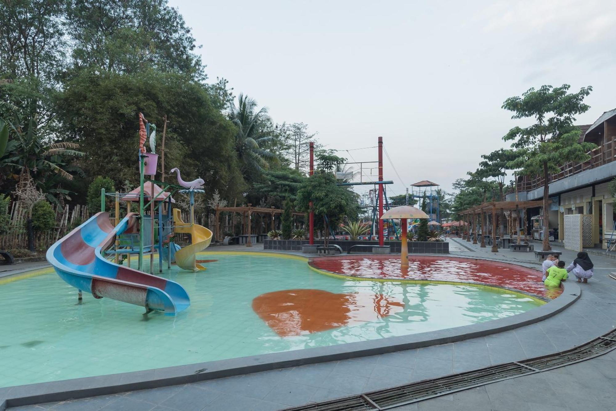 Urbanview Hotel Cianjur City Park By Reddoorz Zewnętrze zdjęcie
